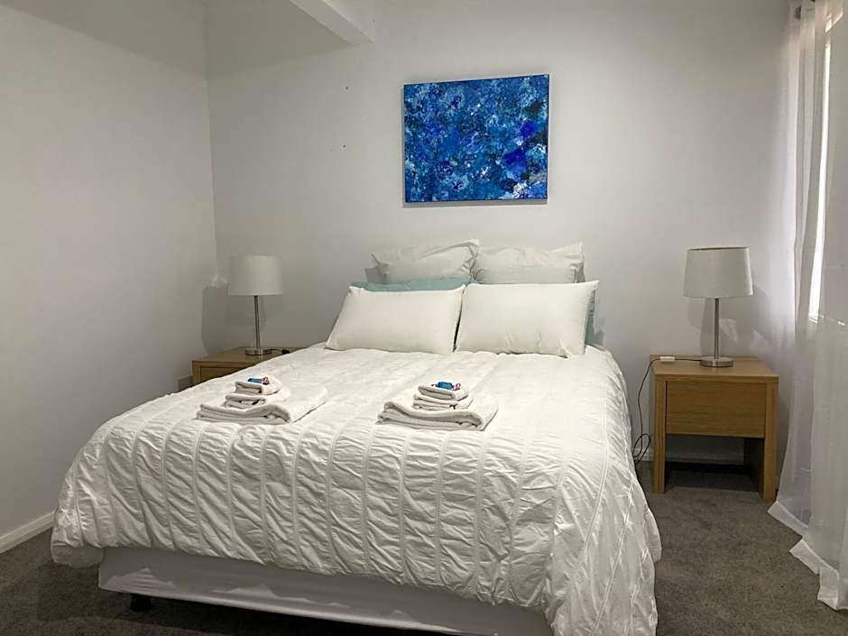 Photo 1 of 4 of Standard 1 Queen Bed