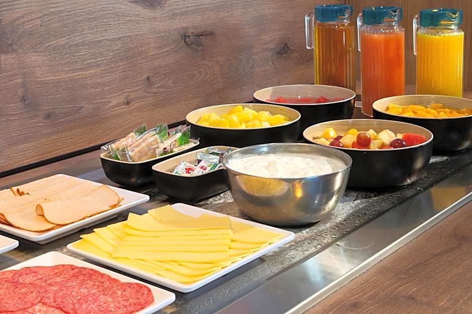 Brit Hotel Confort Amiens