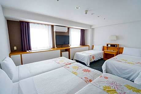 Family Room with Extra Bed - Non-Smoking