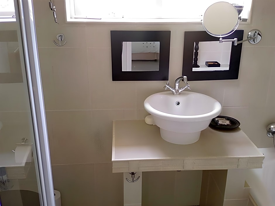 Photo 1 of 1 of Double Room with External Private Bathroom