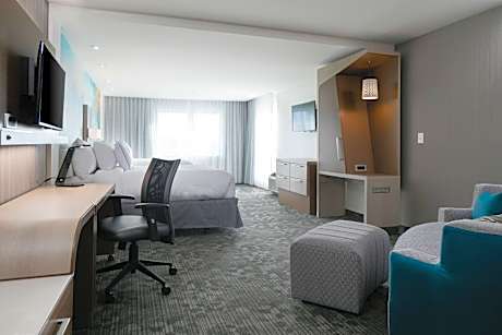 Larger Queen Room with Two Queen Beds