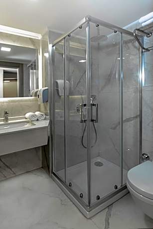 Standard Double or Twin Room with Garden View