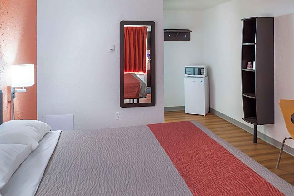 Motel 6-Fort St. John, BC