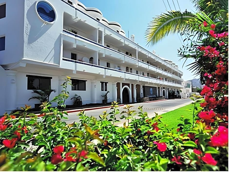 Club Cascadas De Baja