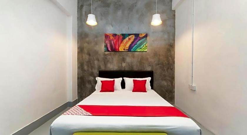 OYO 43993 Madsuite