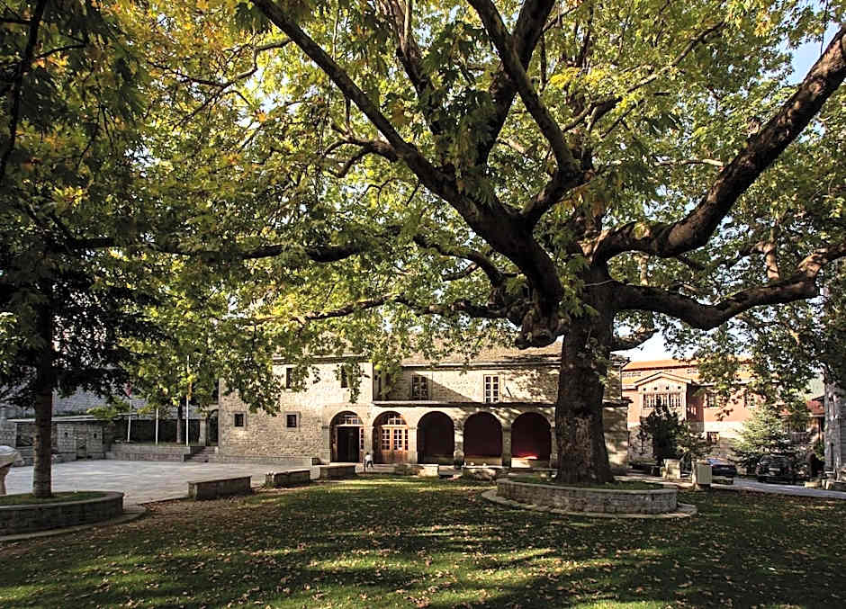 Katogi Averoff Hotel & Winery