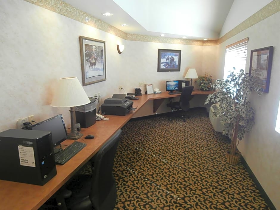 Holiday Inn Express Hotel & Suites Raton By IHG