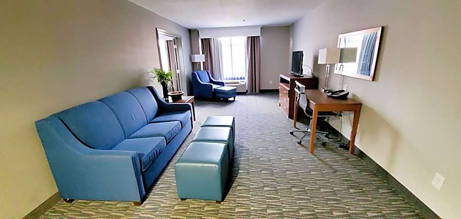 Spark by Hilton Tupelo