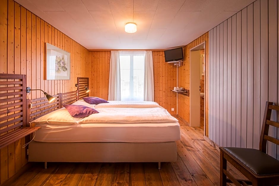 Hotel Tell and Apartments