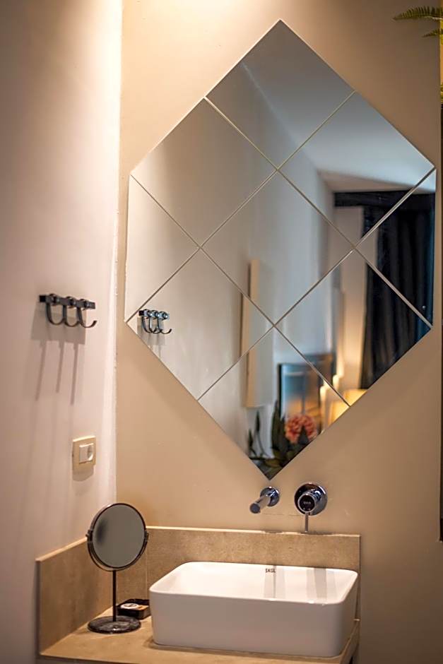 Emporikon Athens Hotel