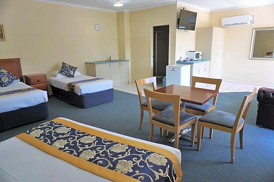 Jacksons Motor Inn