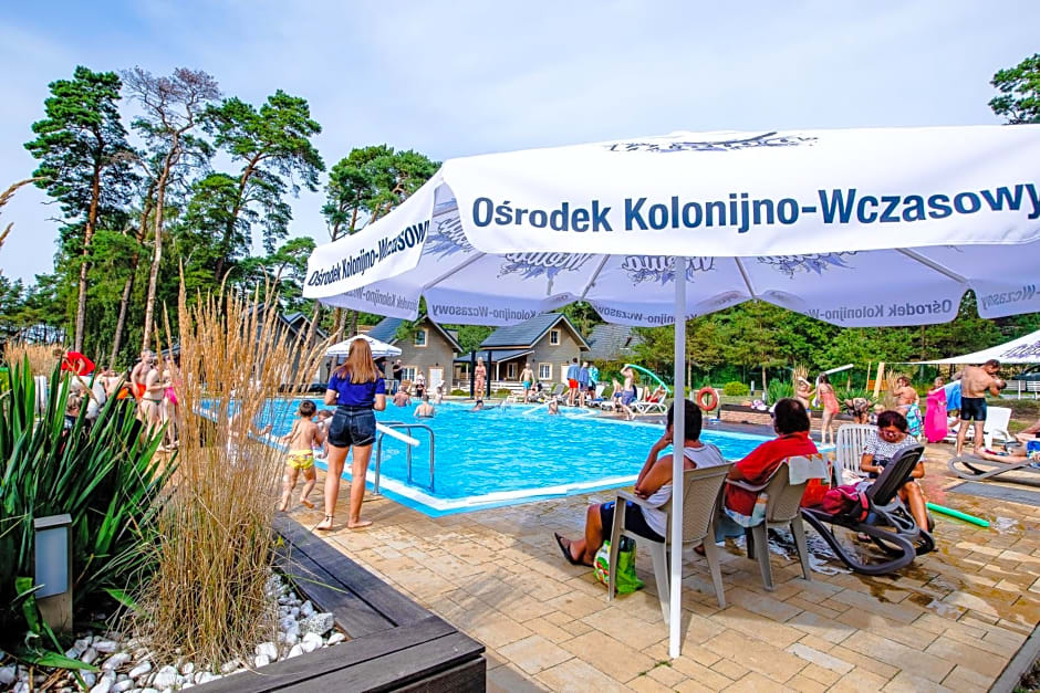 OŚRODEK KOLONIJNO WCZASOWY MEWA - przy plaży z basenem z podgrzewaną wodą i mini SPA