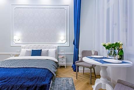 Royal Suite no. 2B, 1st floor courtyard view