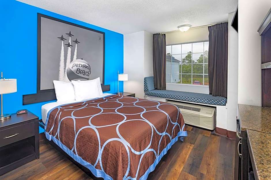 Super 8 by Wyndham Pensacola