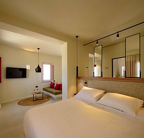 Superb Suite with Private Pool and Hot Tub