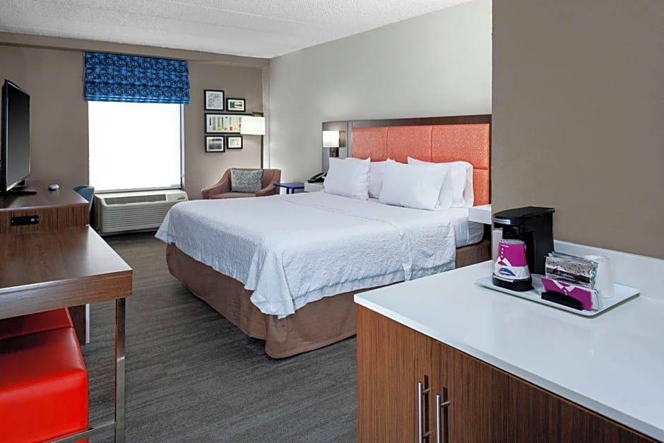 Hampton Inn By Hilton Woodbridge, Nj