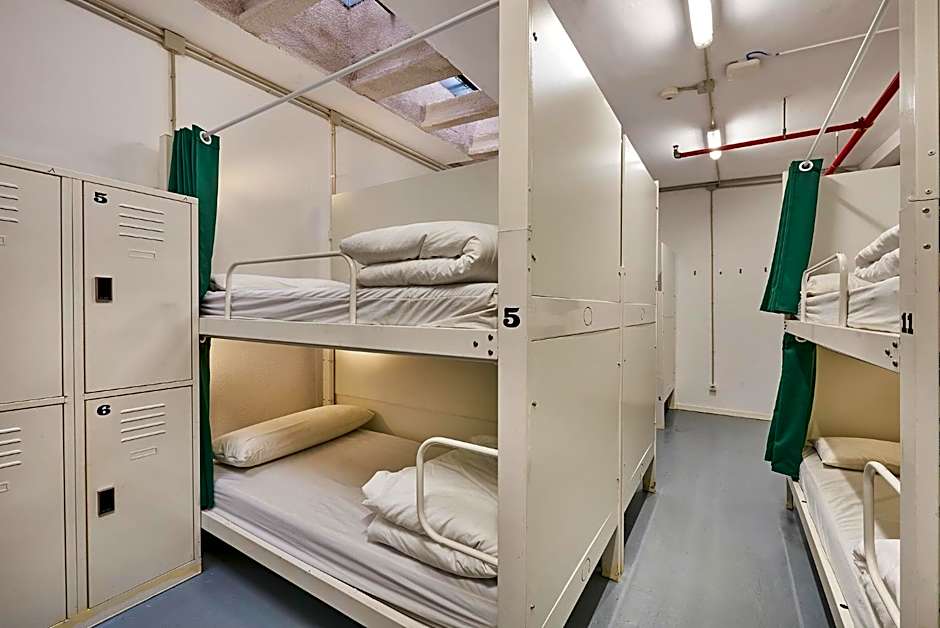 Hola Hostal Collblanc