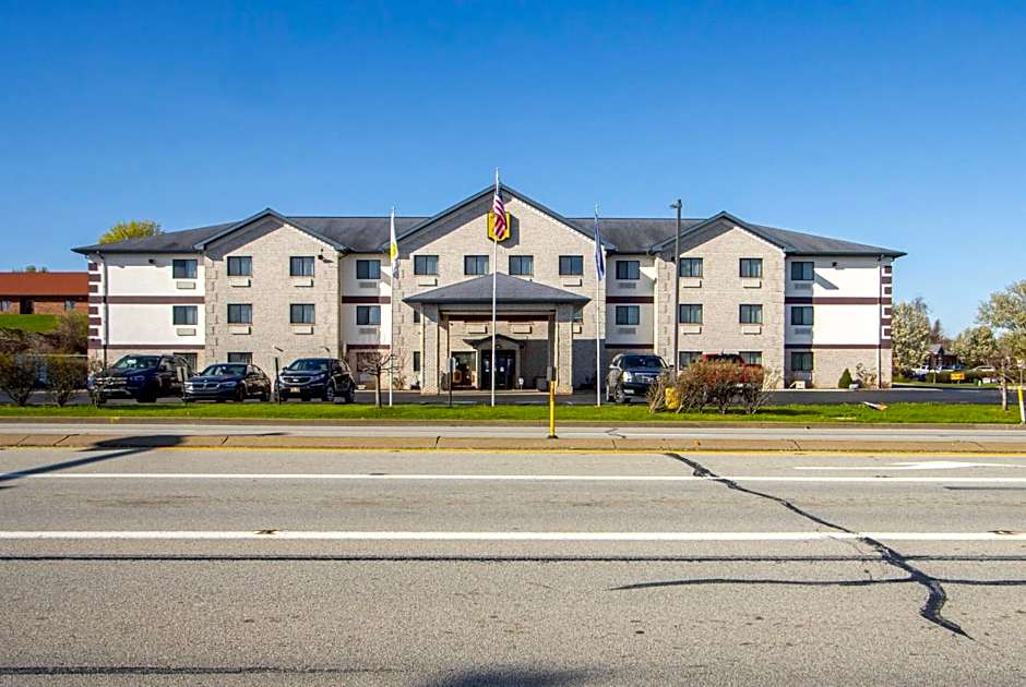Super 8 by Wyndham Uniontown PA
