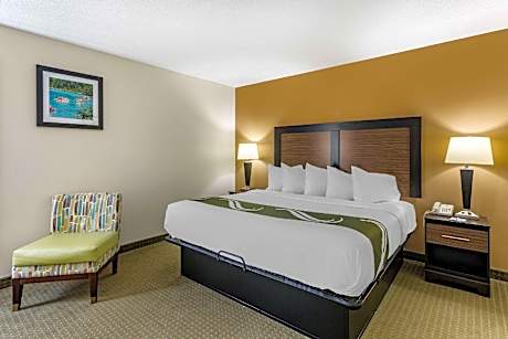 King Room - Accessible/Non-Smoking
