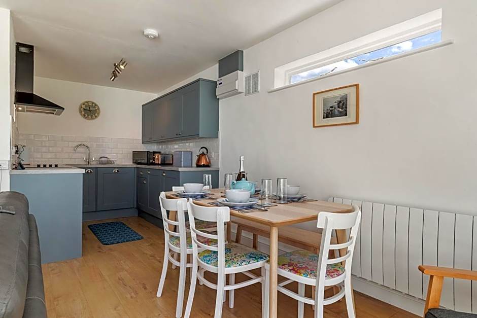 Coedrath Park 20 - Modern Apartment, Close to the Beach