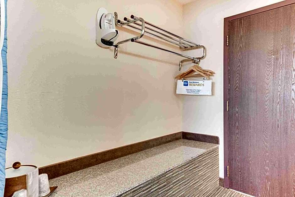 Best Western Movie Manor