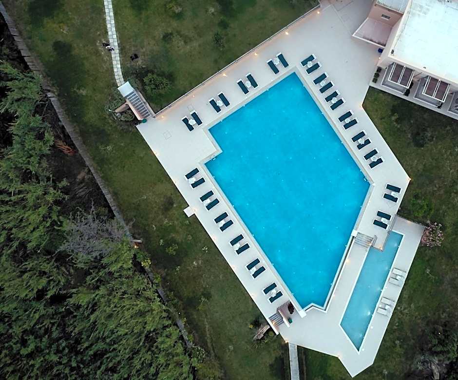 Giannoulis – Santa Marina Beach Hotel
