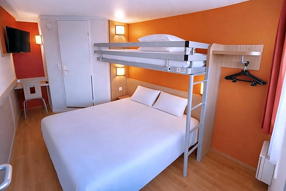 Photo 1 of 6 of Triple Room (2 Single Beds + 1 Bunk Bed)
