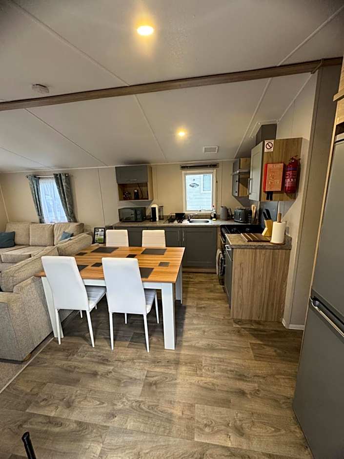 J2 static caravan at Fairway Holiday Park