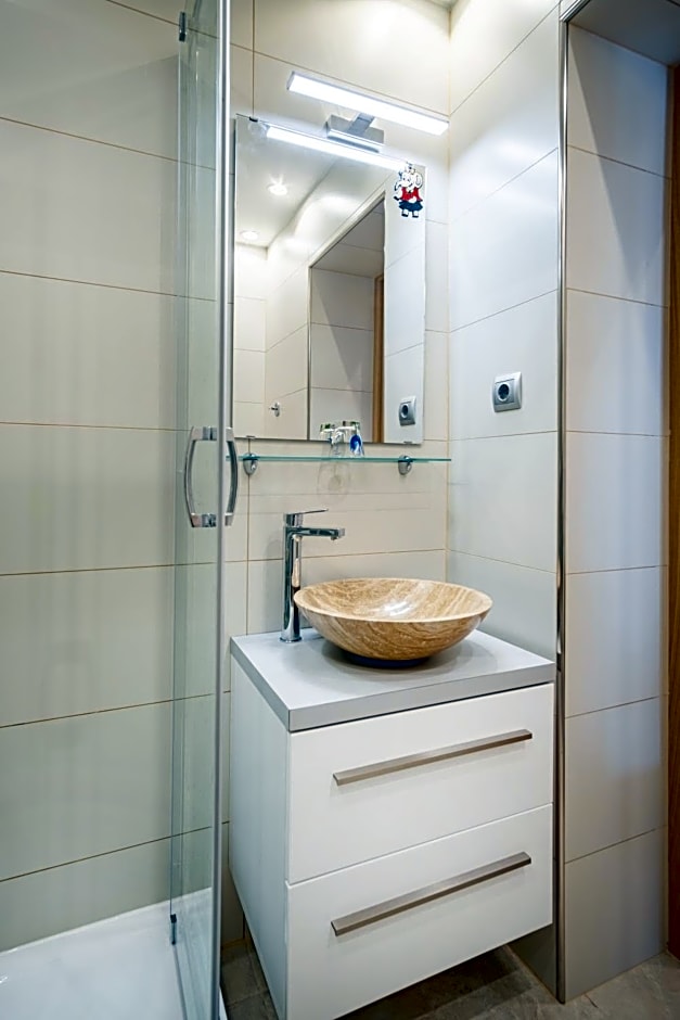 Kiss-Henézi Guest House