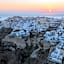 Pezoules of Oia