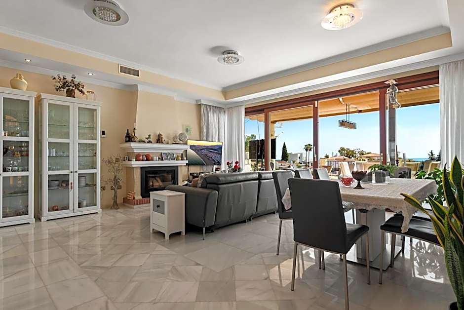 Stunning Infinity pool mansion in Mijas by Costarentals - Ref 85