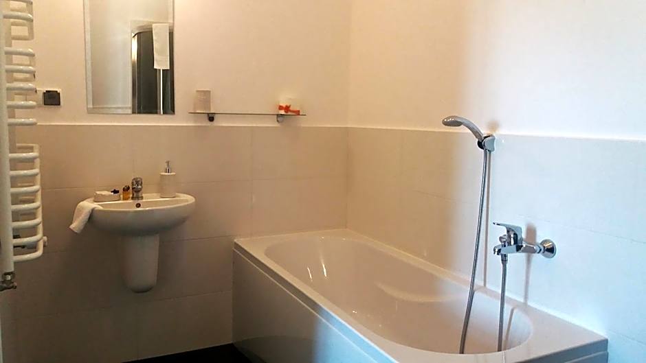 Pałac i Folwark Ńemino