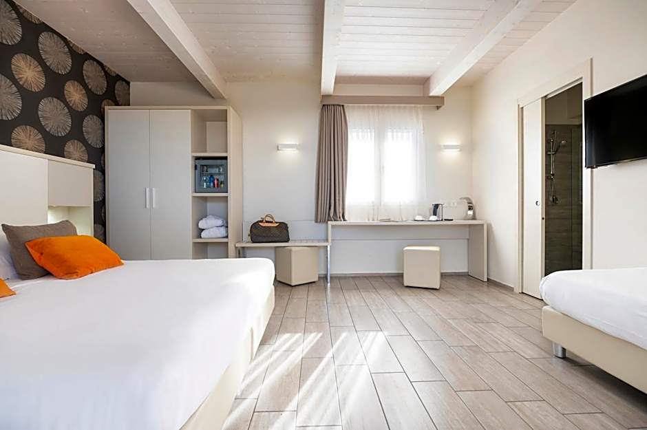 L'Hotel