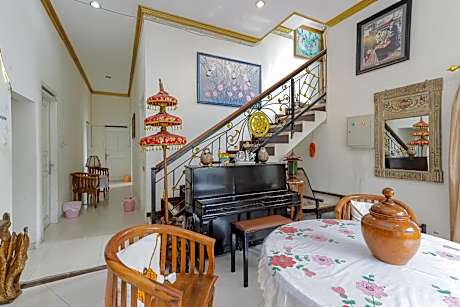 RedDoorz @ Villa Puncak Tidar