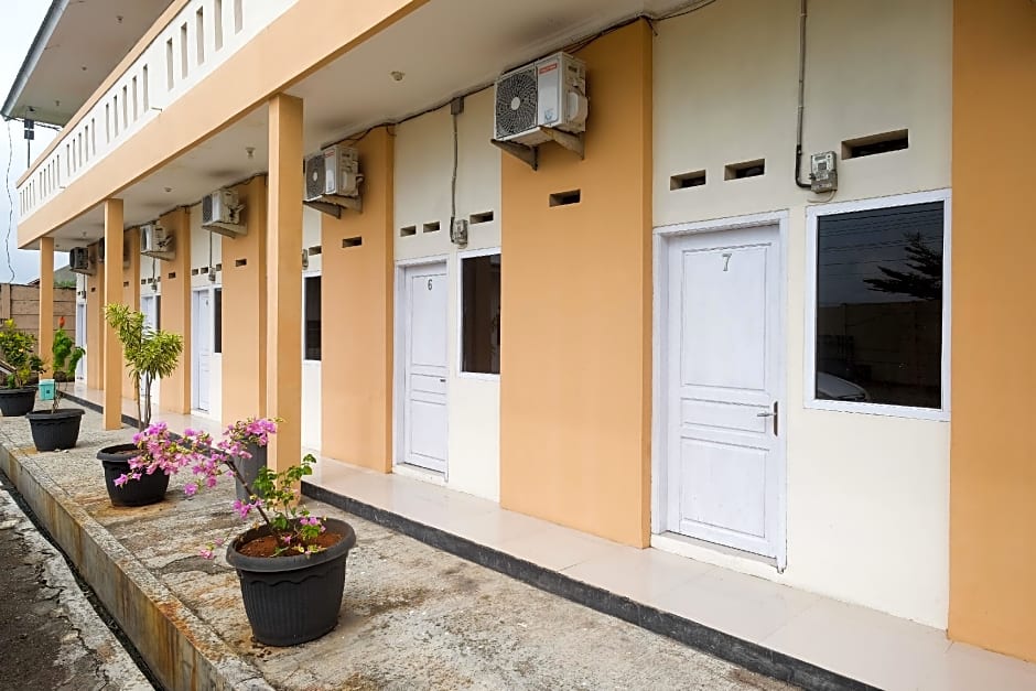 RedDoorz @ Putri Syariah Brebes