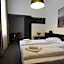 Carlton Hotel