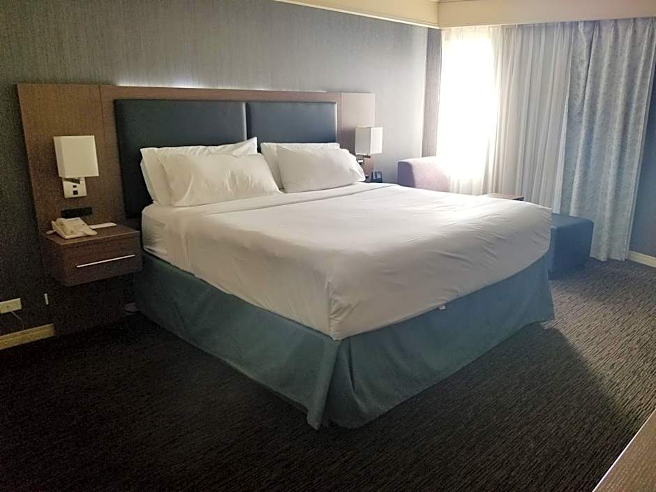 Holiday Inn Express Edmonton Downtown By IHG