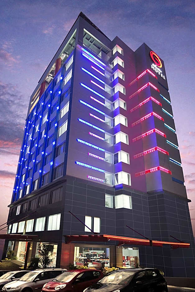 G Suites Hotel By AMITHYA