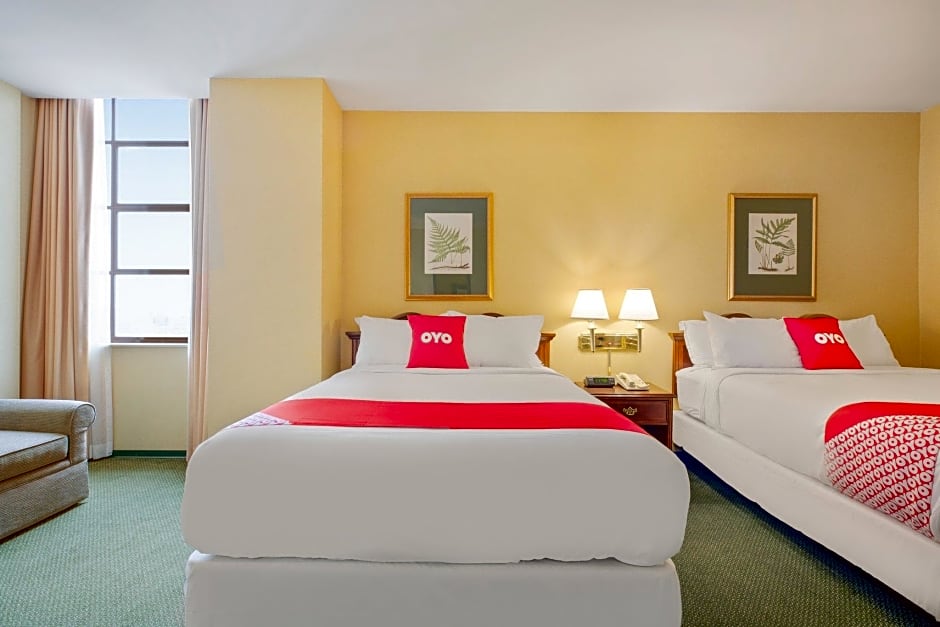 OYO Hotel St Louis Downtown City Center MO