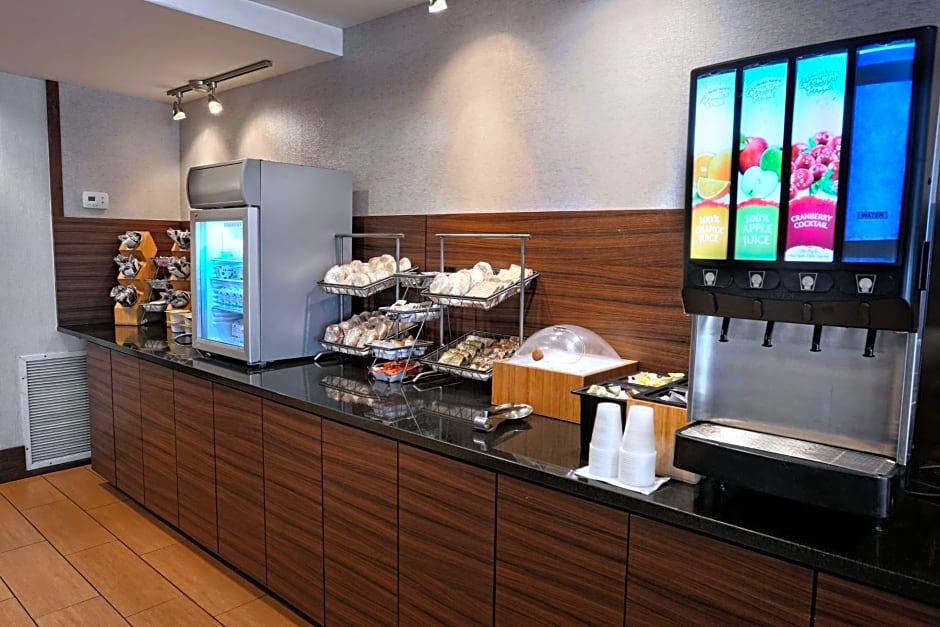 Fairfield Inn & Suites by Marriott Charleston North/Ashley Phosphate