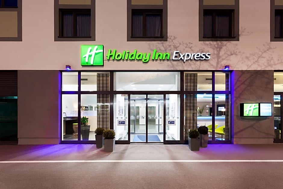 Holiday Inn Express Augsburg By IHG