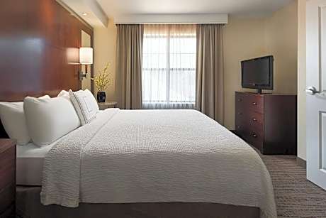 Suite, 2 Bedrooms (1 Queen Bed, 1 King Bed and 1 Double Sofa Bed)