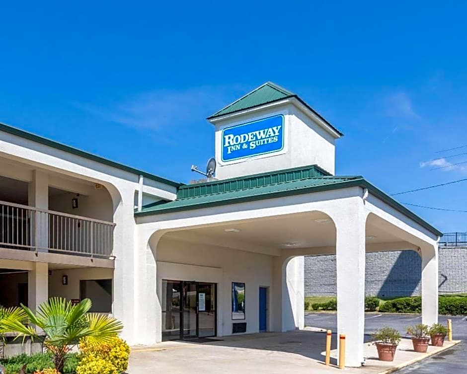 Rodeway Inn & Suites