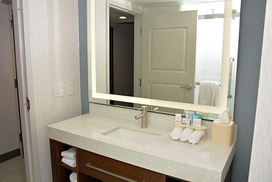 Four Points by Sheraton Fayetteville Fort Liberty