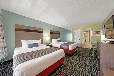 Queen Room with Two Queen Beds and Kitchen  - Pet Friendly/Non-Smoking