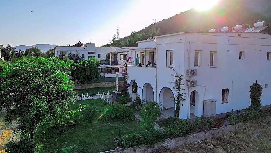 Yaliyani Motel Restaurant