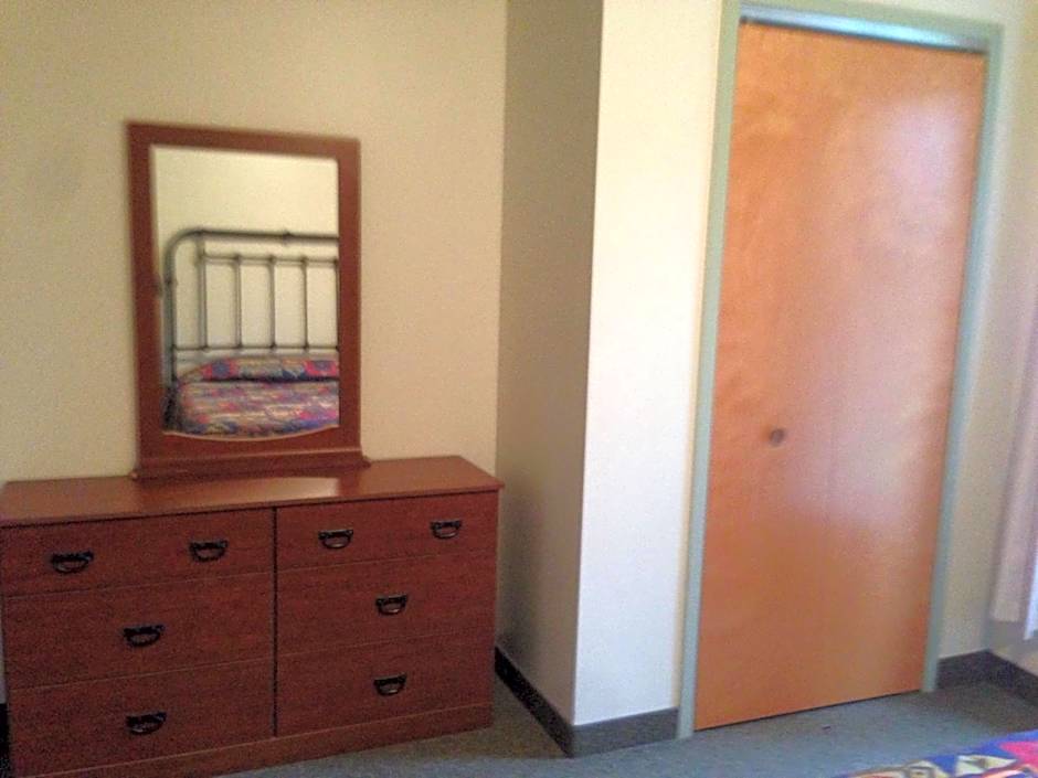 All Suites Inn Budget Host