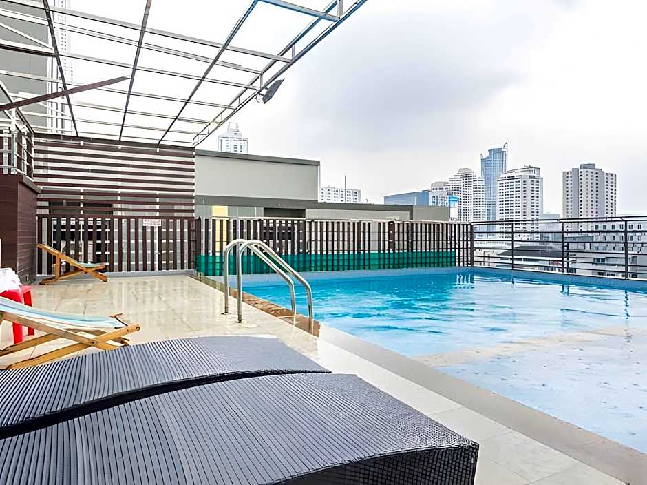 Top High Airport Link Hotel