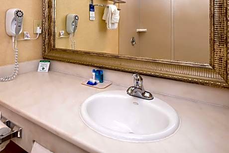 Double Room with Two Double Beds - Non-Smoking