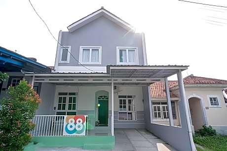 KoolKost near Taman Budaya Sentul